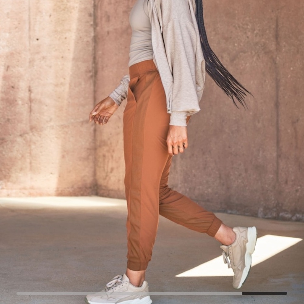 NWT Athleta Brooklyn Lined Jogger